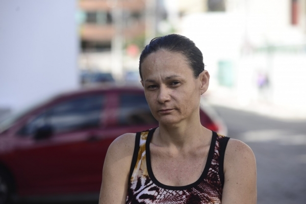 Luciane Efigênio, 41 anos, enfermeira, entrevistada sobre prostituição, na Mata da Praia - Editoria: Cidades