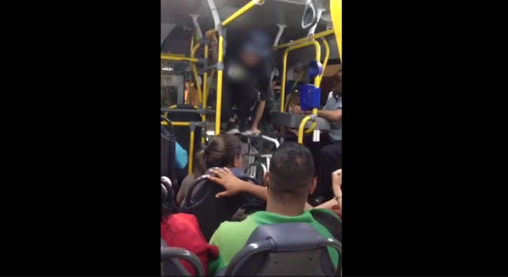 Internauta Flagra 12 Passageiros Pulando Roleta De ônibus Em Vitória