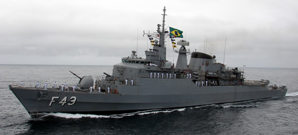 Três navios da Marinha estarão abertos à visitação neste domingo A Gazeta
