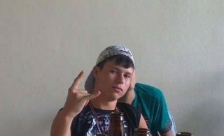 Elicarlos Enuenys, de 23 anos, foi encontrado morto com quatro facadas