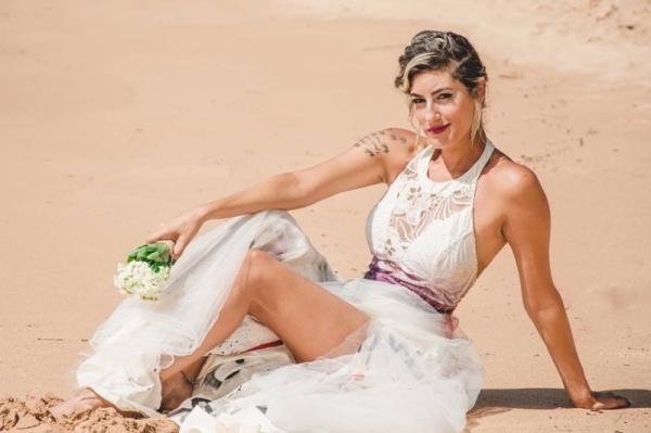 Josi Manhaes fez um ensaio sensual após se divorciar