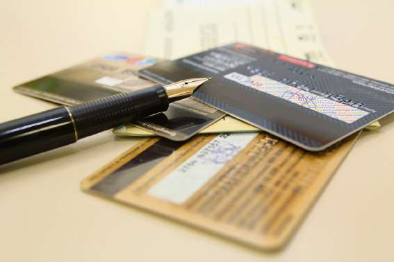 Cartão de crédito e cheque: principais tipos de dívidas