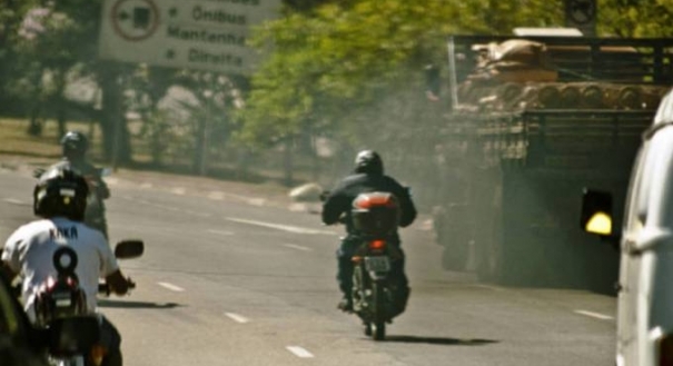 Motociclistas: a categoria será dividida em três subcategorias - A1, para condutor de ciclomotor; A2, para condutor de moto de até 300 cilindradas; e A3, para condutor de moto de até 700 cilindradas