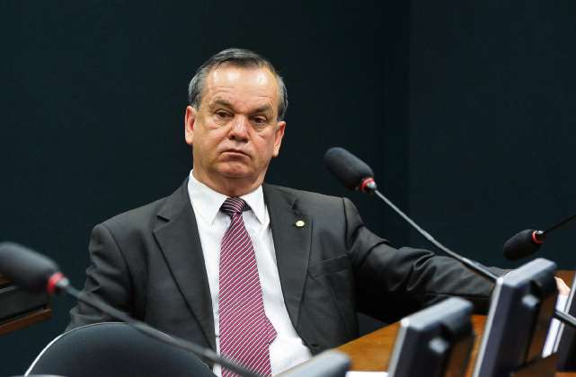 Segundo o deputado Rogério Peninha (PMDB-SC), de 2003 para cá a venda de armas legais caiu