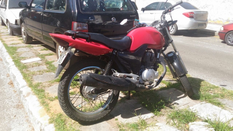 Dupla usava moto para fazer arrastões