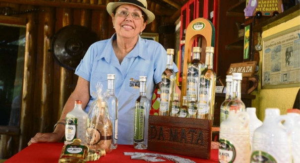 Luciana Vivacqua, da cachaA�a Da Mata: "JA? fornecemos para uma joalheria famosa do Rio de Janeiro"