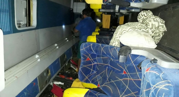 Ônibus com trabalhadores do Espírito Santo tombou na Bahia