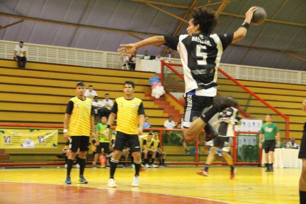 O Brasileiro Escolar de Handebol acontece em Guarapari