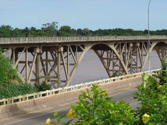 Ponte Getúlio Vargas, no Centro de Linhares