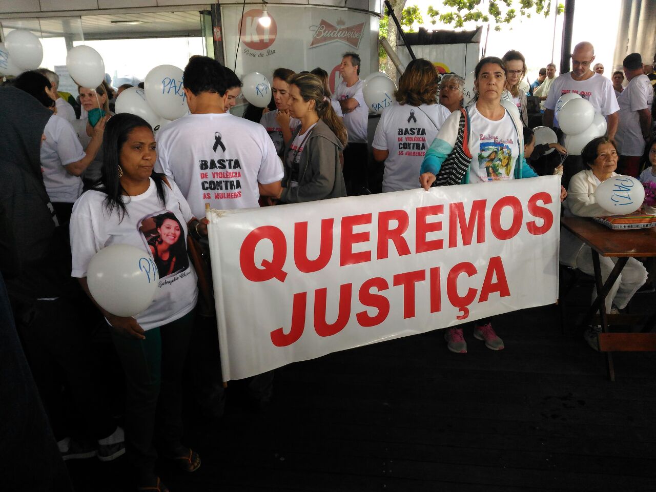 Mães de mulheres vítimas de violência cobraram justiça durante passeata em homenagem à médica Milena Gottardi