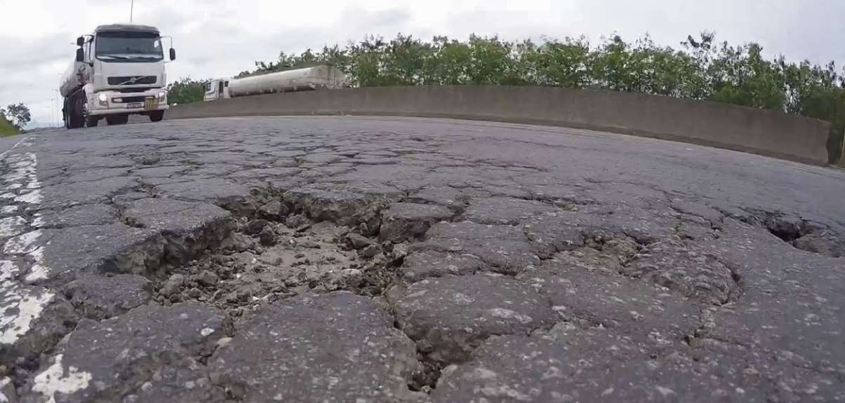 Buracos Na Pista Causam Medo E Preju Zo Na Rodovia Do Contorno A Gazeta