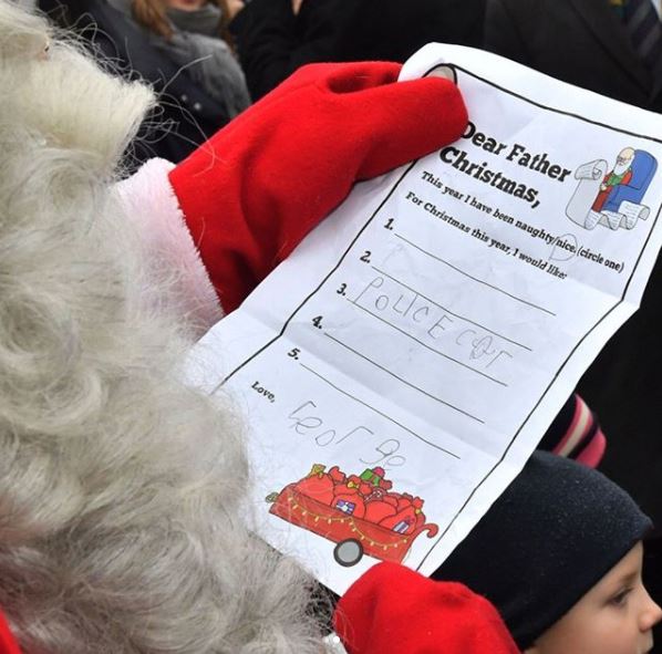 Príncipe George faz carta para Papai Noel e o pedido surpreende | A Gazeta