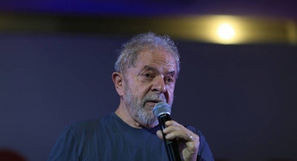 O ex-presidente Lula discursa na comemoração do aniversário do PT