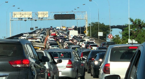 O trânsito na Terceira Ponte ficou congestionado