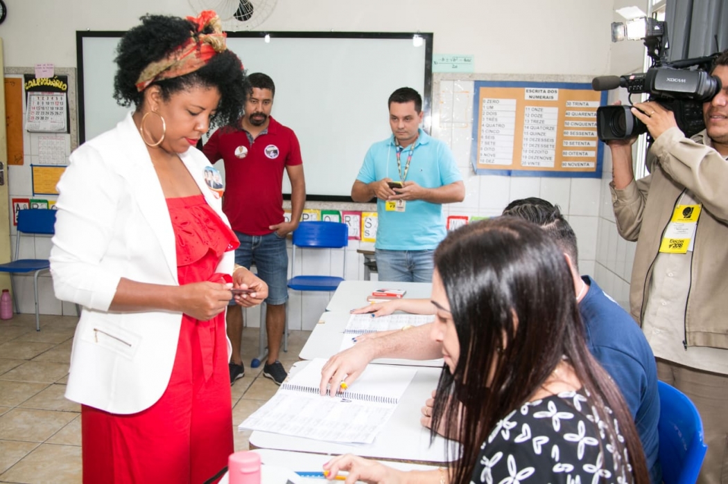 Jackeline Rocha do (PT) votou no Colégio Maria da Luz Gotti, em Colatina