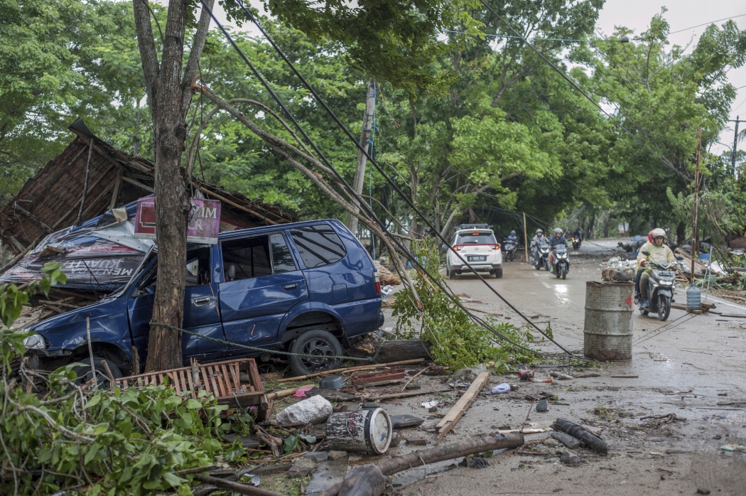 A Gazeta Indon Sia Registra Mortos Ap S Tsunami