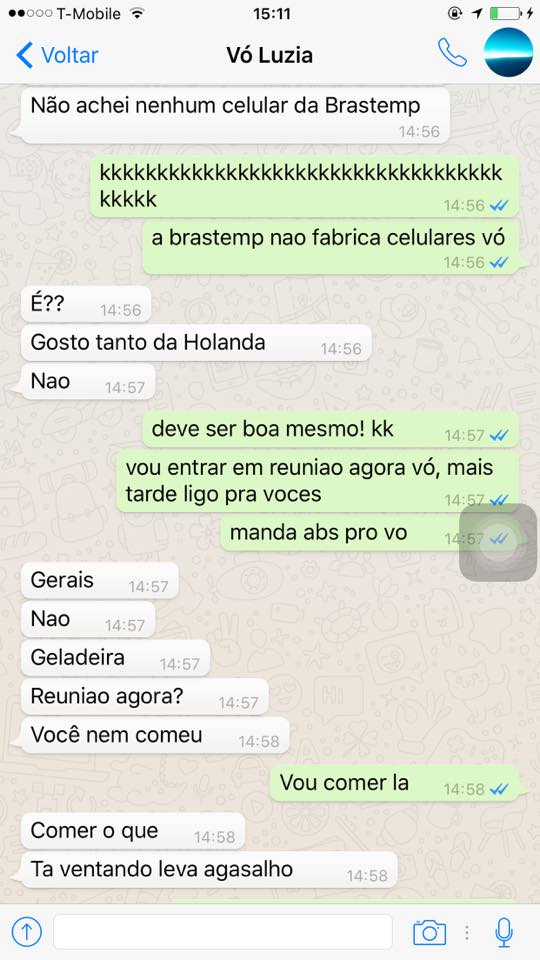 Avó e neto que fazem sucesso com prints de conversas no WhatsApp são