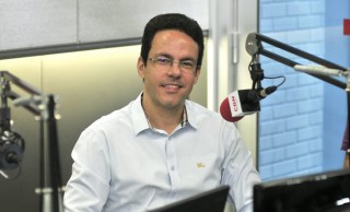 Rafael Favatto durante entrevista à rádio CBN Vitória