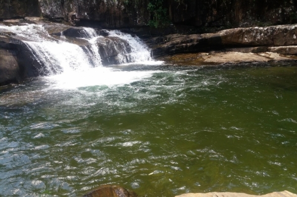 Cachoeira da Pedra Rocha, no município de Ibitirama, Caparaó