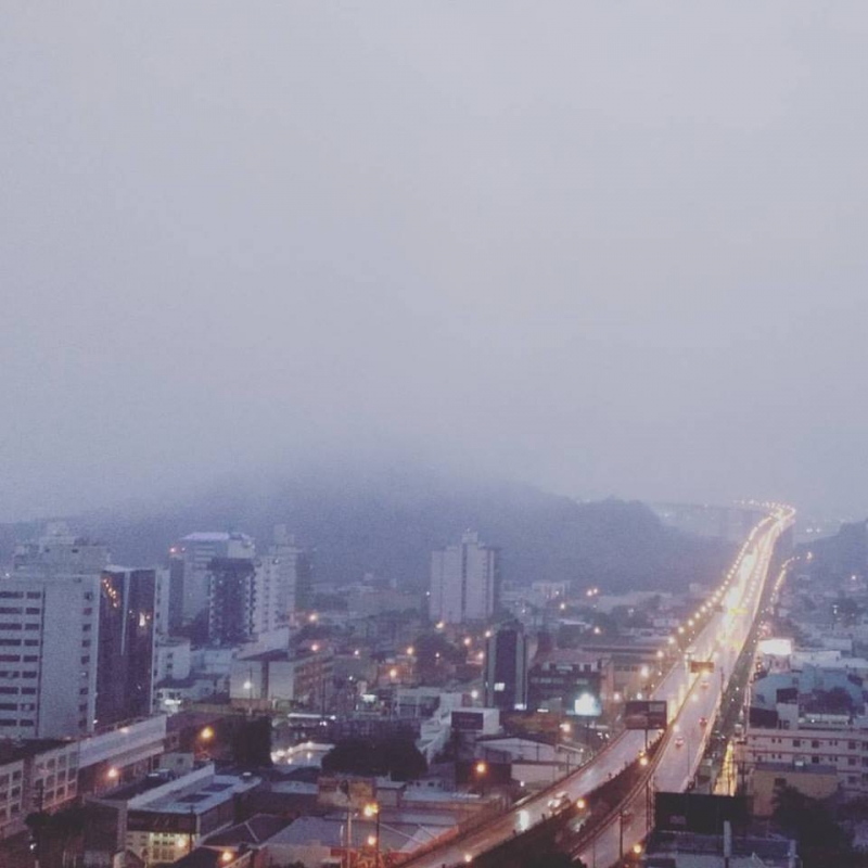 Convento some com chuva e neblina em Vila Velha na manhã desta segunda-feira (22). Crédito: Paulo Rogério