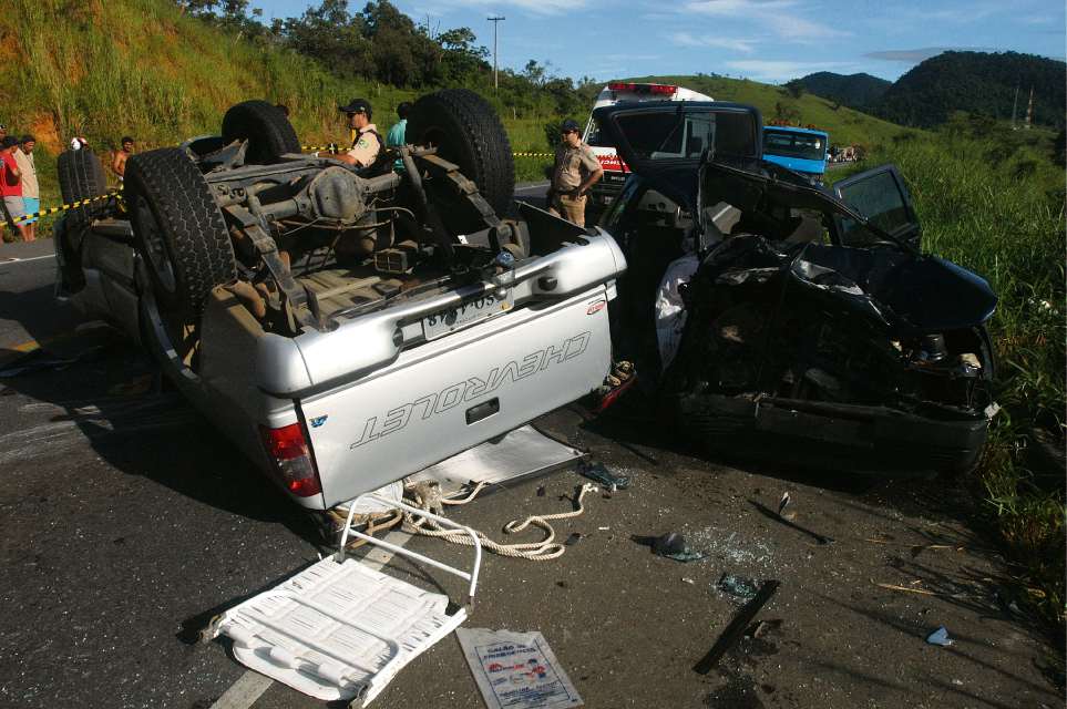 Motorista embriagado em uma S10 atingiu um Fiat Uno e matou três pessoas. Crédito: Gustavo Louzada/Arquivo A Gazeta 