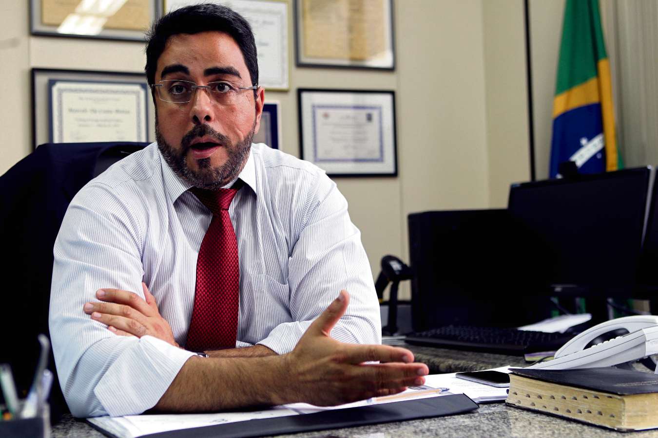 O delegado está na lista de 14 mandados de prisão assinados pelo juiz Marcelo Bretas, da 7ª Vara Federal Criminal do Rio de Janeiro