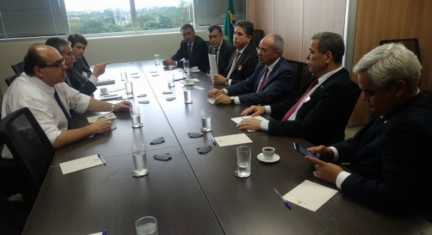 Reunião em Brasília com o governador Paulo Hartung e o secretário nacional da Aviação Civil, Dario Rais Lopes