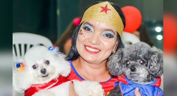 Cida esta à procura da irmã gêmea