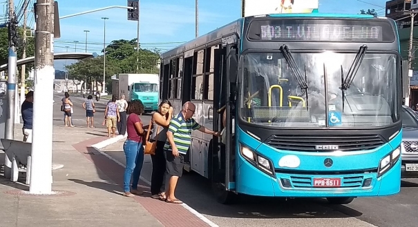 Ônibus do Sistema Transcol Funcionaram normalmente na manhã desta terça-feira (19)