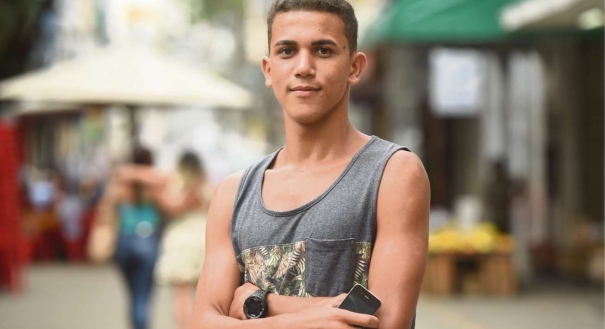"Quero continuar estudando para crescer profissionalmente, e biologia é uma área com a qual  eu me identifico muito" - Matheus Fernandes, 18 anos