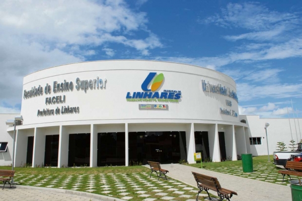 Faceli abre 300 vagas