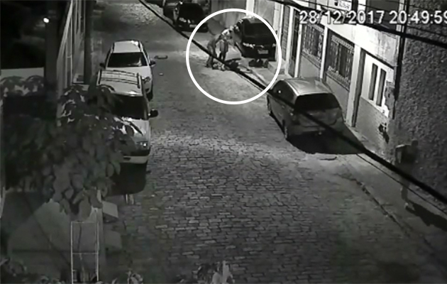 Comerciante foi baleado em rua do bairro Ibitiquara, em Cachoeiro 