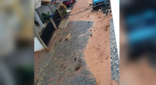 Chuva deixou estragos em São Roque do Canaã