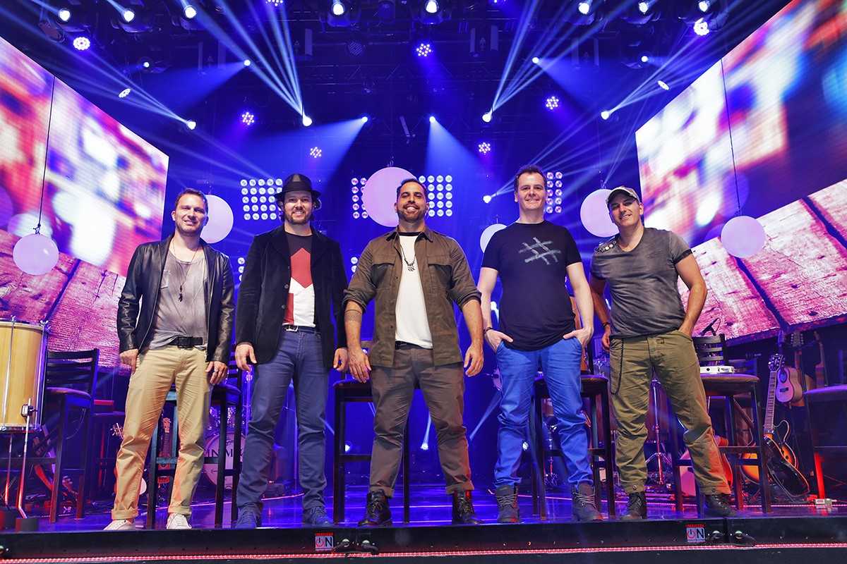 Banda Jeito Moleque estreia no Espírito Santo com show que inaugura novo cenário. Crédito: Divulgação/RF Comunicação