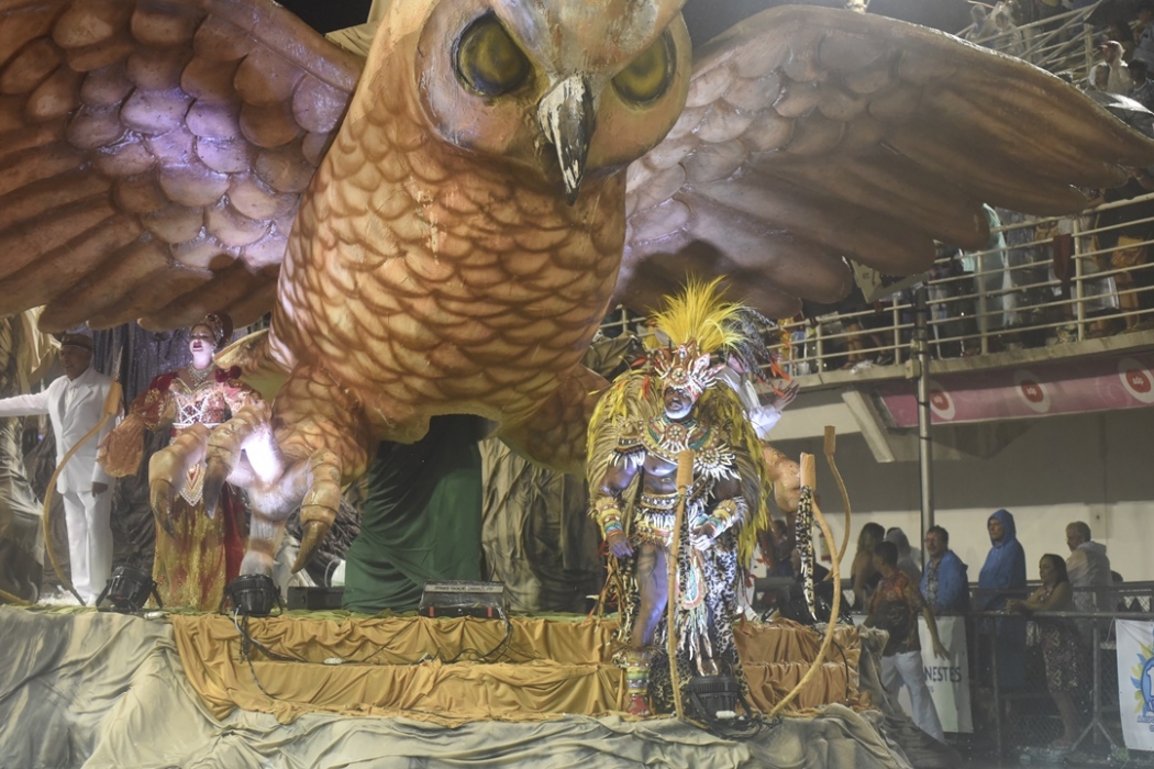 Escola de samba Unidos de Jucutuquara no Carnaval de Vitória 2018. Crédito: Vitor Jubini