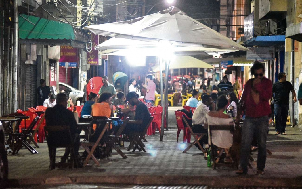 Vida noturna no Centro de Vitória, na região da Rua Sete. Crédito: Fernando Madeira