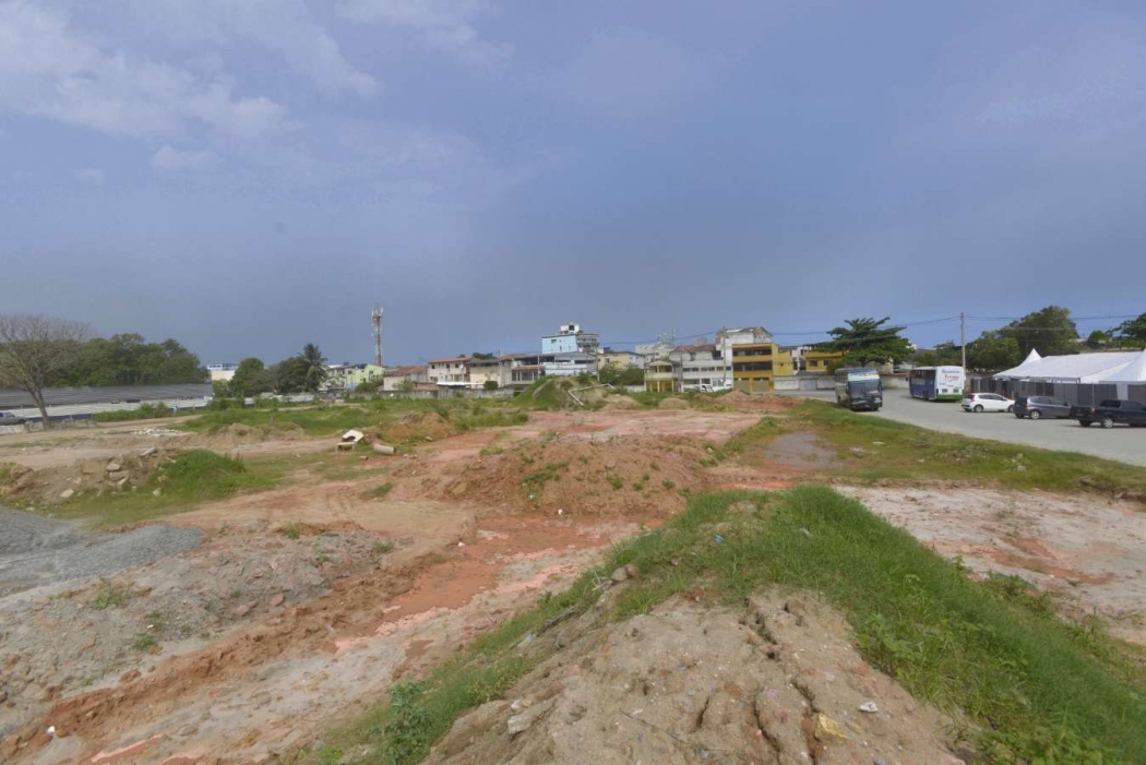 Área destinada ao Parque Tecnológico, em Goiabeiras: descampado aguarda decisões sobre uso do espaço. Crédito: Vitor Jubini | AG