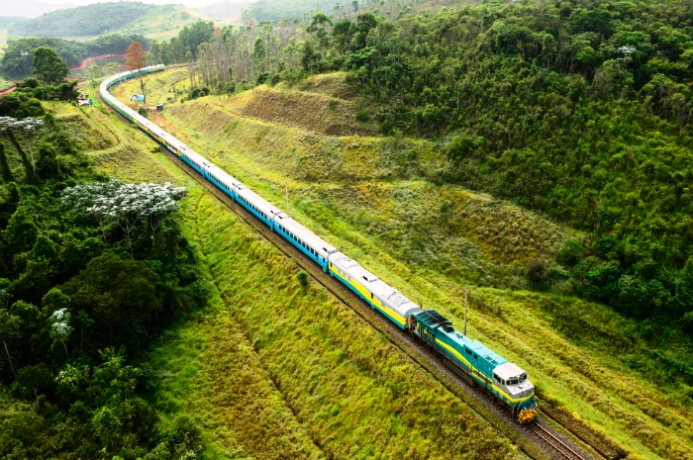 Trem na ferrovia Vitória-Minas. Crédito: Vale/Divulgação