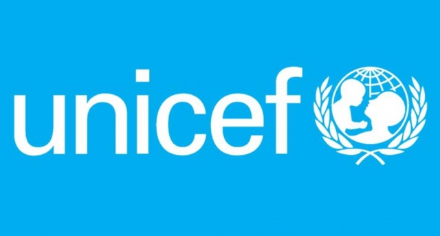 Para Unicef, crianças devem ficar 'o mais longe possível de armas'. Crédito: Facebook / @UNICEFBrasil