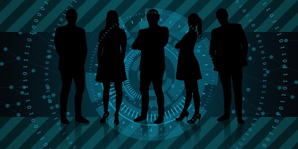Mercado de trabalho com homens e mulheres. Crédito: Pixabay