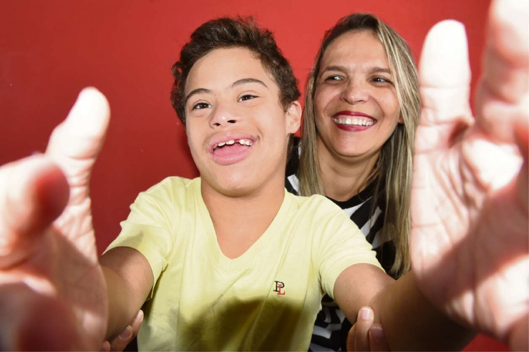 Giane e Thiago. Ela perdeu um filho e ganhou três. Crédito: Carlos Alberto Silva