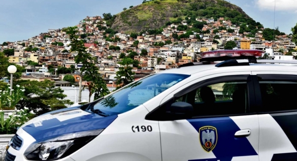 Viatura da Polícia Militar durante patrulhamento