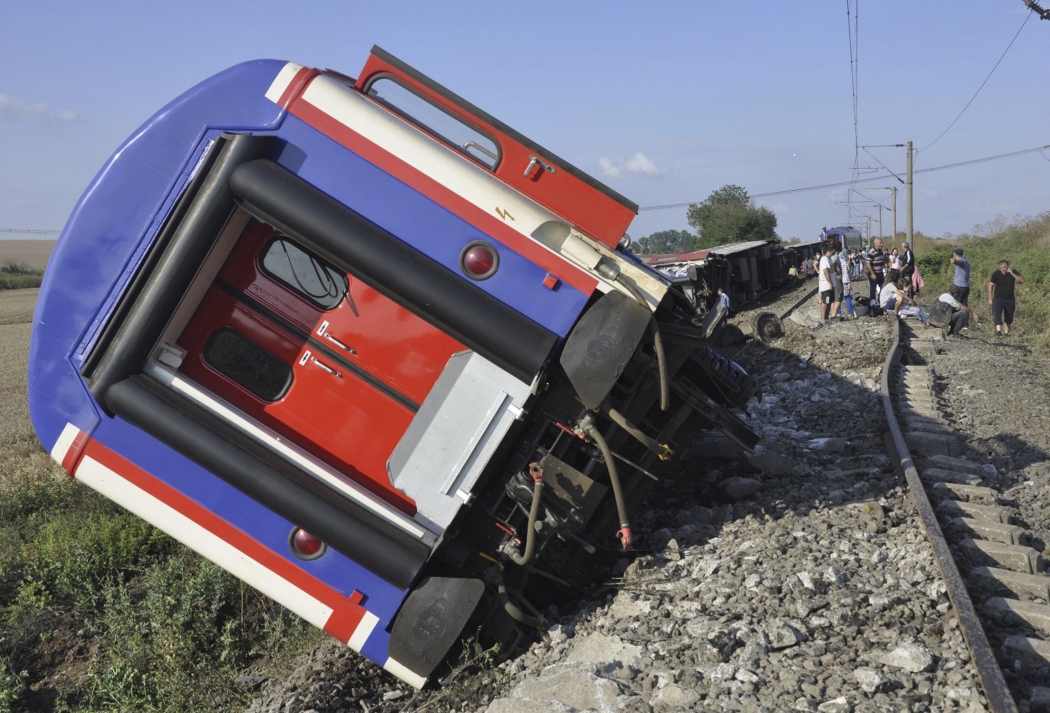 O descarrilamento de um trem deixou pelo menos dez mortos e 73 feridos neste domingo (8) na região noroeste de Tekirdag, na Turquia. Crédito: MEHMET YIRUN/ASSOCIATED PRESS/ESTADÃO CONTEÚDO