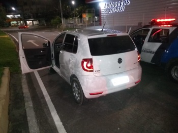 Um Fox, com restrição de furto ou roubo, foi o 29º veículo recuperado com o auxílio do Cerco Inteligente de Segurança da Prefeitura de Vitória. Crédito: Guarda Municipal de Vitória/Divulgação