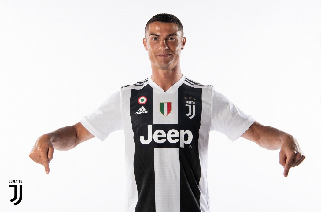 Cristiano Ronaldo veste a camisa da Juventus