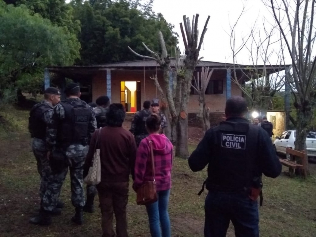 Policiais encontraram a casa que serviria de cativeiro para Rosângela, mãe de Taison . Crédito: Brigada Militar/Divulgação