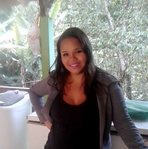 Josinete Pereira Jacinto de 21 anos estava grávida de sete meses. Crédito: (Foto:Reprodução Facebook)
