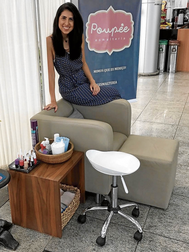 Ana Cláudia investiu em uma esmalteria e depois virou consultora de imagem. Crédito: Acervo Pessoal