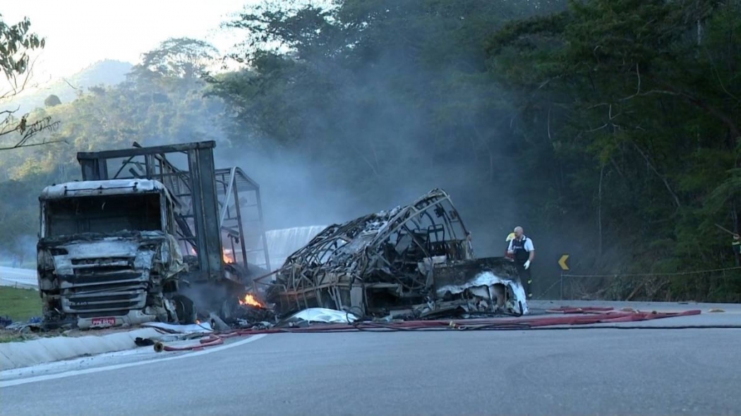 O acidente na BR 101 deixou 11 mortos e nove feridos em setembro do ano passado. Crédito: Divulgação