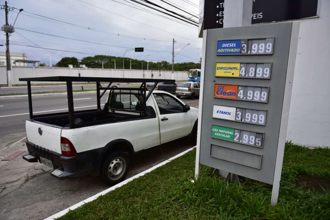 Gasolina comum chega a R$ 4,89 em posto de Vitória. Crédito: Marcelo Prest